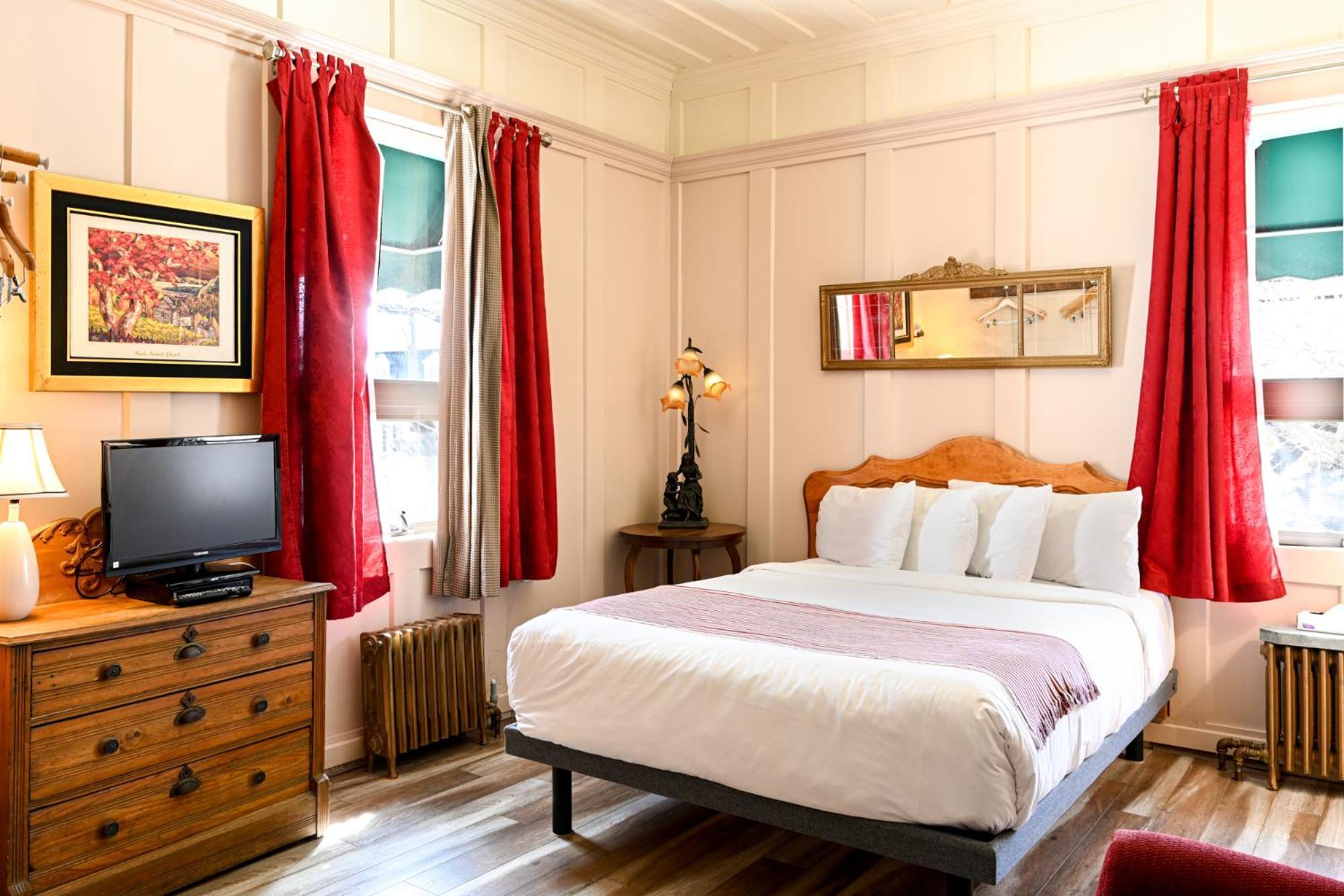 Hotel-Auberge La Grande Maison Et Spa Байе-Сен-Пол Екстериор снимка
